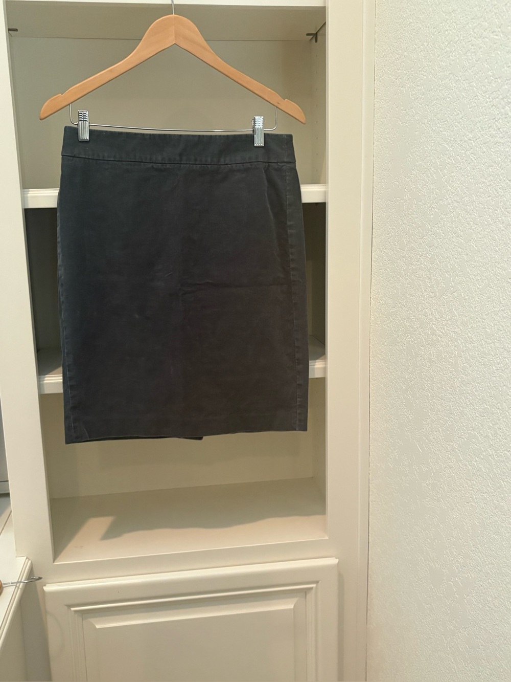 J.Crew 4 green corduroy pencil skirt